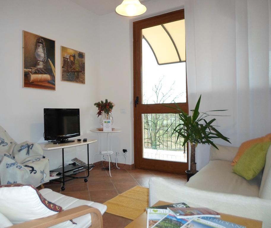 I 3 Cipressi Villa Chiassa Superiore Rum bild